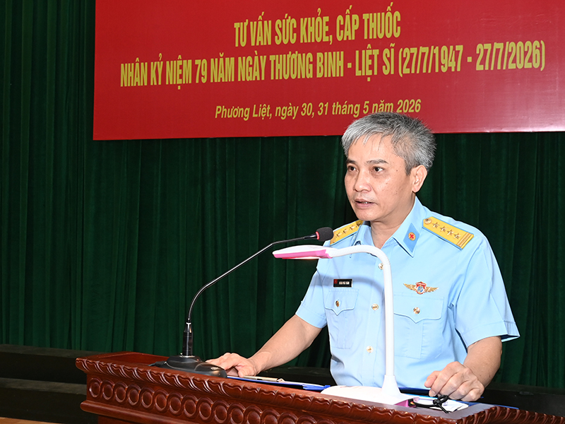 Viện Y học Phòng không-Không quân khám, cấp thuốc cho các đối tượng chính sách Phường Phương Liệt