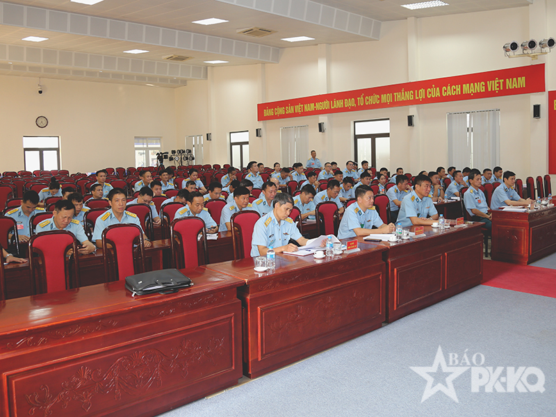 Bồi dưỡng n&acirc;ng cao tr&igrave;nh độ đội ngũ b&iacute; thư chi bộ ở Cục Hậu cần - Kỹ thuật  Qu&acirc;n chủng Ph&ograve;ng kh&ocirc;ng-Kh&ocirc;ng qu&acirc;n