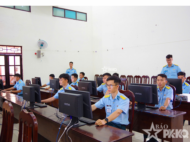 Sư đo&agrave;n 377 tổ chức Hội thi c&aacute;n bộ, nh&acirc;n vi&ecirc;n chuy&ecirc;n m&ocirc;n kỹ thuật giỏi năm 2026
