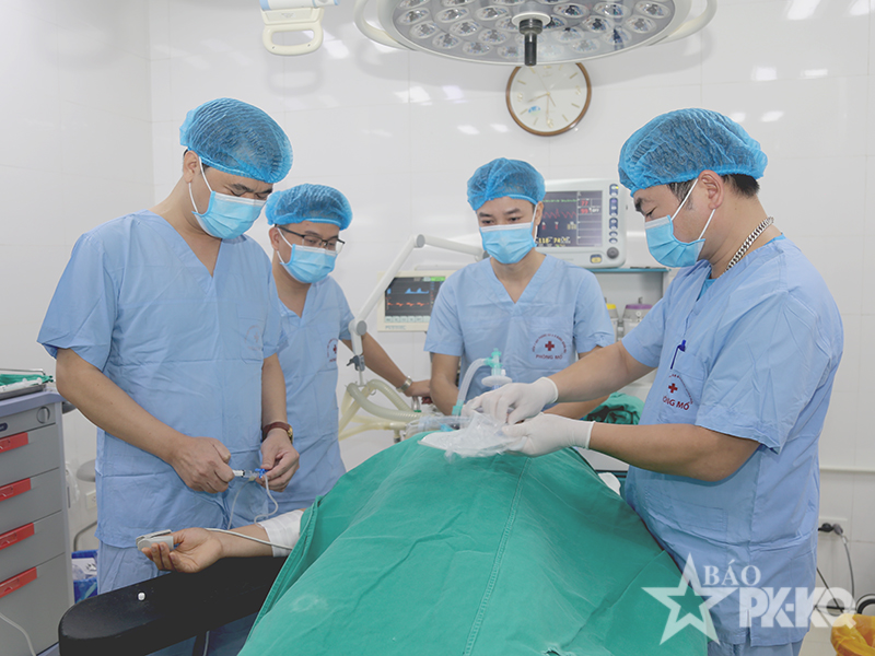 Viện Y học Ph&ograve;ng kh&ocirc;ng-Kh&ocirc;ng qu&acirc;n phối hợp hỗ trợ chuy&ecirc;n m&ocirc;n với Viện Y học ph&oacute;ng xạ v&agrave; Ung bướu Qu&acirc;n đội