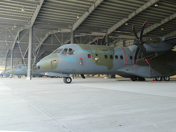 Lữ đoàn 918 từng bước khai thác và làm chủ máy bay Casa-295