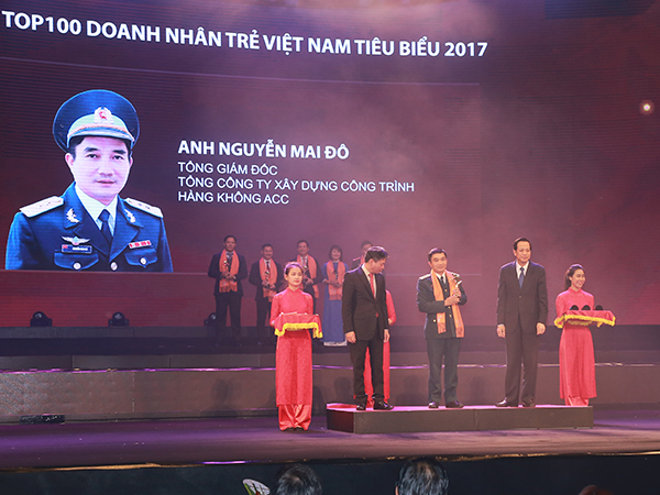 Trao Giải thưởng Sao đỏ - Doanh nhân trẻ Việt Nam tiêu biểu năm 2017