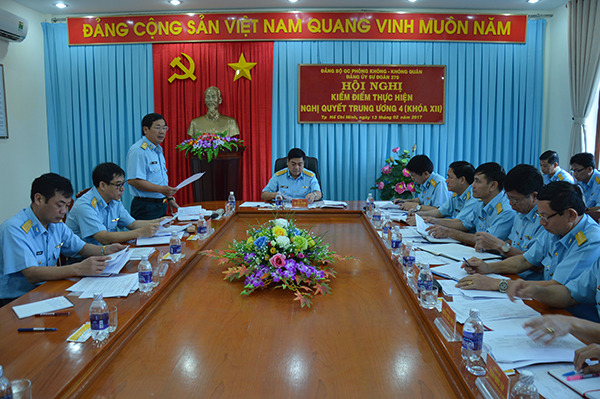 Đồng chí Tư lệnh Quân chủng dự Hội nghị kiểm điểm thực hiện NQTW4 (khóa XII) của Đảng ủy Sư đoàn 370