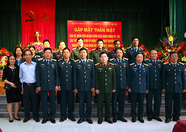 Quân chủng PK-KQ tổ chức gặp mặt nhân kỷ niệm 70 năm ngày truyền thống ngành Chính sách Quân đội