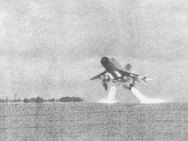 Lần đầu MiG-21 hạ máy bay Mỹ bằng rốc-két