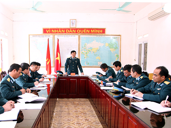 Cục Chính trị Chính trị kiểm tra công tác huấn luyện chiến sĩ mới tại Lữ đoàn 28
