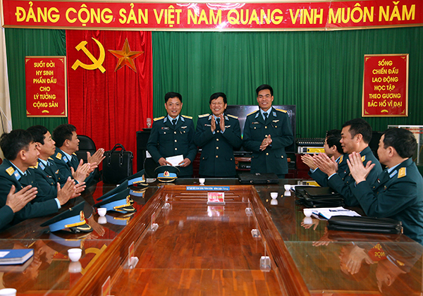 Cục Chính trị Chính trị kiểm tra công tác huấn luyện chiến sĩ mới tại Lữ đoàn 28