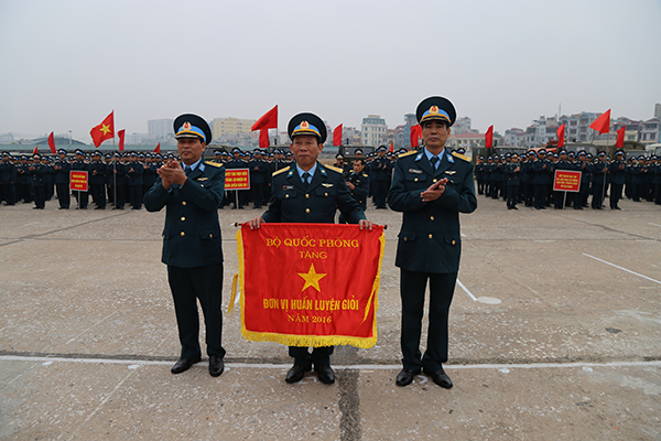 Lễ ra quân huấn luyện và khai mạc huấn luyện chiến sĩ mới năm 2017 tại Lữ Đoàn 26