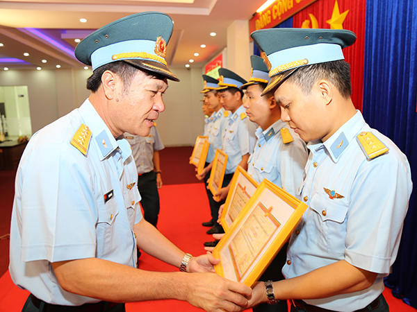 Tập huấn cộng tác viên Báo Phòng không-Không quân năm 2017