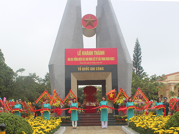 Khánh thành Nhà bia tưởng niệm các anh hùng, liệt sĩ Trung đoàn 923