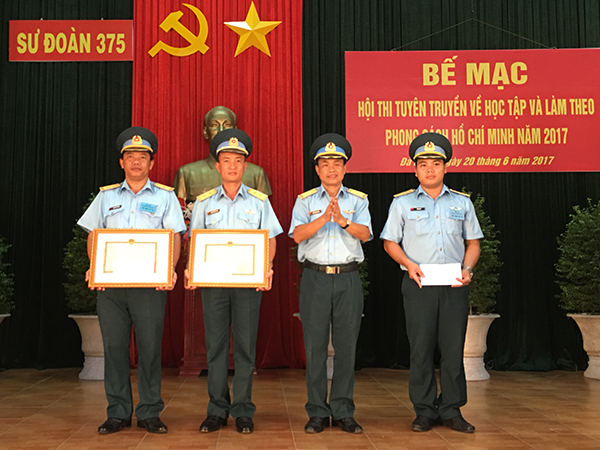 Sư đoàn 372 và Sư đoàn 375 tổ chức Hội thi tuyên truyền về học tập và làm theo phong cách Hồ Chí Minh