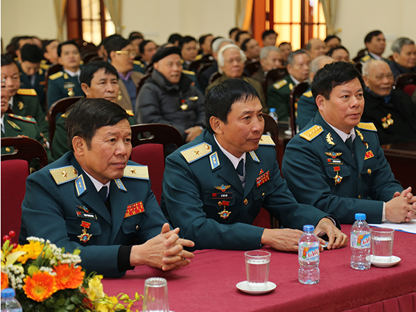 Sư đoàn Phòng không 375 tổ chức gặp mặt kỷ niệm 50 năm ngày truyền thống