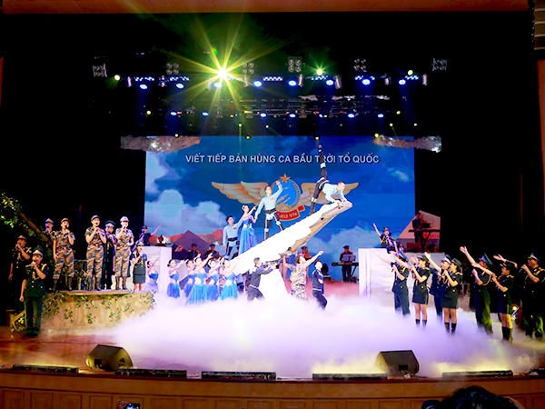 Đoàn Văn công PK-KQ biểu diễn chương trình tham gia Hội diễn nghệ thuật chuyên nghiệp toàn quân năm 2018