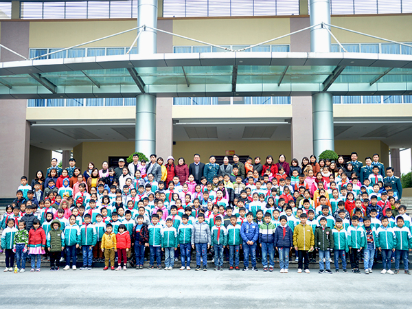 Đoàn cán bộ, giáo viên, học sinh Trường Tiểu học Phú Thành tham quan Học viện PK-KQ