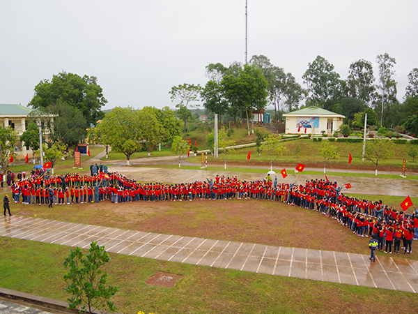 “Một ngày làm chiến sĩ” của các em học sinh Trường Tiểu học Đa Mai tại Sư đoàn 365