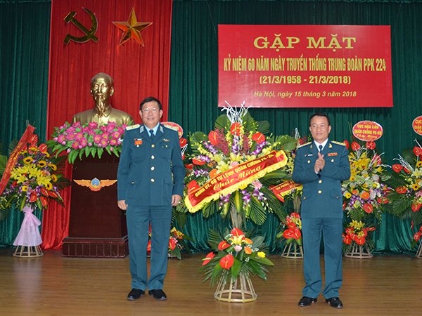 Trung đoàn Pháo phòng không 224 tổ chức gặp mặt nhân kỷ niệm 60 năm ngày truyền thống