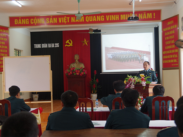 Trung đoàn 295 tổ chức Hội thi cán bộ giảng dạy chính trị năm 2018