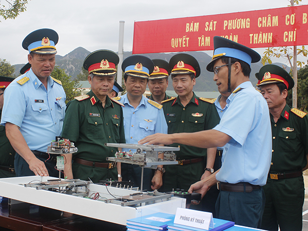 Các đơn vị trong Quân chủng Phòng không-Không quân đồng loạt tổ chức Lễ ra quân huấn luyện và phát động thi đua
