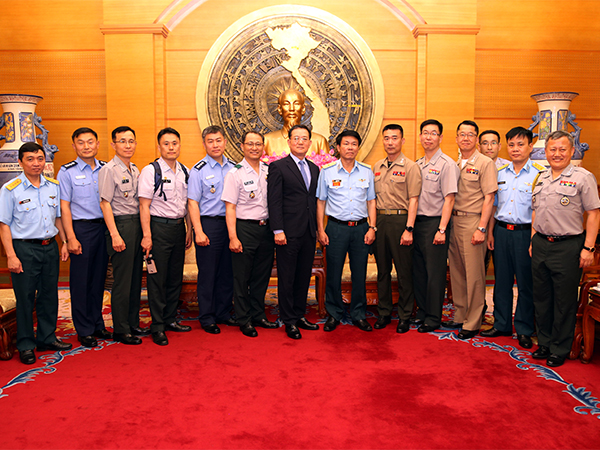 Đoàn Sĩ quan Quân đội Hàn quốc thăm Quân chủng Phòng không - Không quân