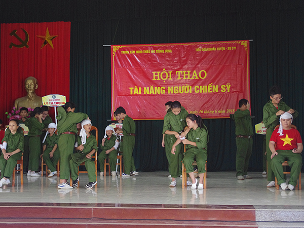 Sư đoàn 371 phối hợp tổ chức Chương trình “Học kỳ trong Quân đội” cho thanh thiếu nhi