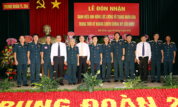 Trung đoàn 284 đón nhận danh hiệu Anh hùng Lực lượng vũ trang nhân dân