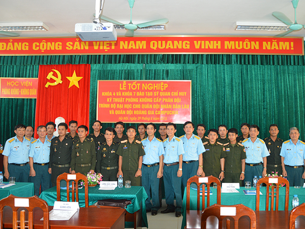 Công tác đào tạo học viên Lào ở Học viện PK-KQ