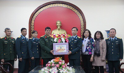 Sư đoàn 361 và Hội Liên hiệp Phụ nữ Hà Nội thăm, chúc Tết các cơ quan, đơn vị trên địa bàn tỉnh Lào Cai, Yên Bái
