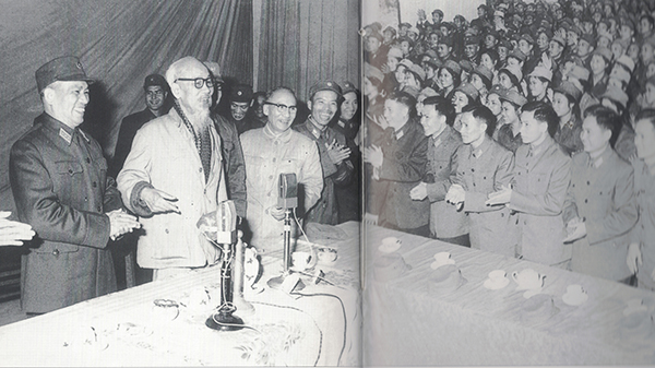 Bác Hồ đến thăm Quân chủng Phòng không-Không quân Tết Kỷ Dậu - 1969