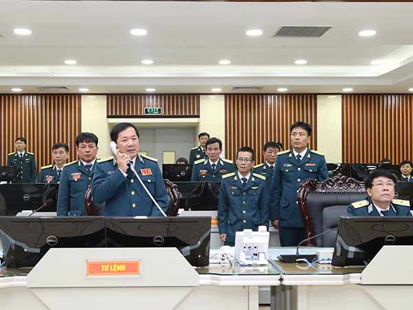 Thủ trưởng Bộ Tư lệnh Quân chủng Phòng không - Không quân chúc mừng các cơ quan Quân chủng nhân dịp Tết Kỷ Hợi - 2019