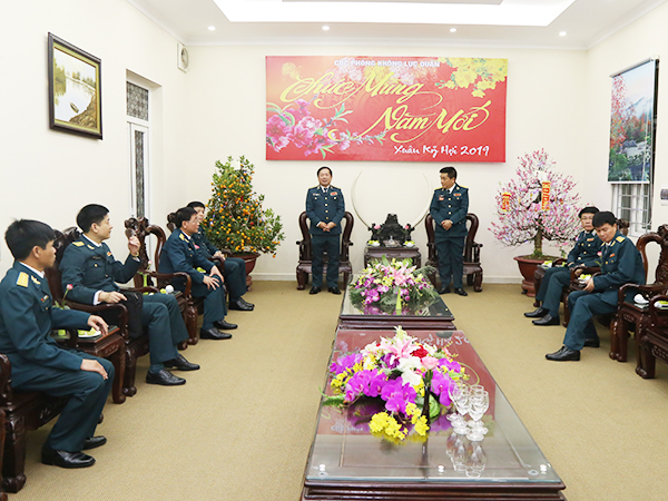 Thủ trưởng Bộ Tư lệnh Quân chủng Phòng không - Không quân chúc mừng các cơ quan Quân chủng nhân dịp Tết Kỷ Hợi - 2019