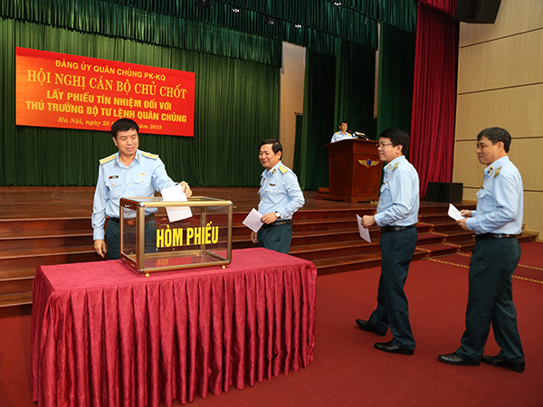 Đảng ủy Quân chủng PK-KQ tổ chức lấy phiếu tín nhiệm