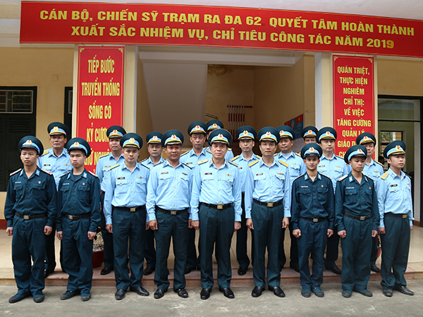 Chính ủy Quân chủng PK-KQ kiểm tra Trung đoàn 921 và Trạm Ra đa 62