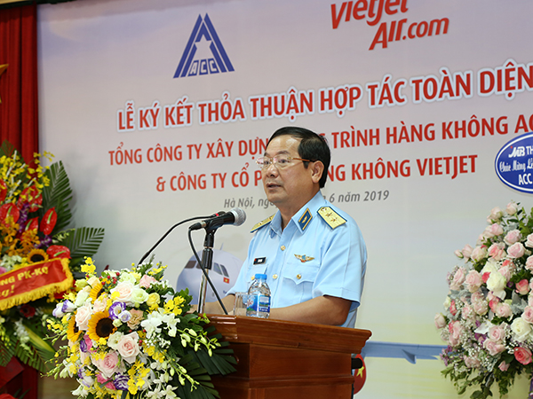 Tổng công ty ACC và Công ty cổ phần Hàng không Vietjet ký kết thỏa thuận hợp tác toàn diện