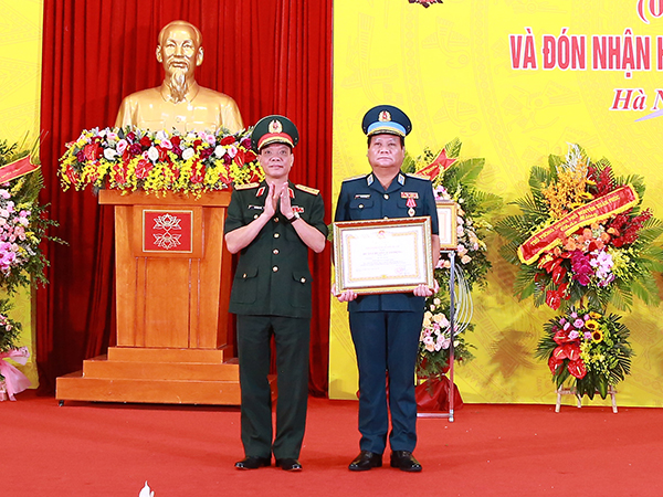 Binh đoàn 18 kỷ niệm 30 năm ngày truyền thống và đón nhận Huân chương Bảo vệ Tổ quốc hạng nhất