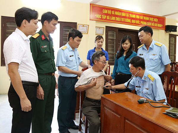 Trường Trung cấp Kỹ thuật Phòng không - Không hành quân dã ngoại, làm công tác dân vận tại xã Thanh Mai, Thanh Oai, Hà Nội