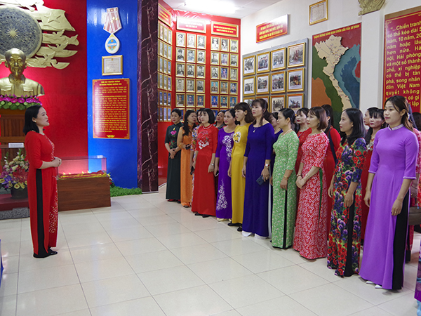 Cục Chính trị Phòng không - Không quân và Sư đoàn 365 tổ chức gặp mặt cán bộ, hội viên phụ nữ nhân ngày Phụ nữ Việt Nam