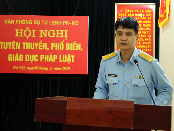 Văn phòng Bộ Tư lệnh PK-KQ tuyên truyền, phổ biến, giáo dục pháp luật cho cán bộ, nhân viên, chiến sĩ