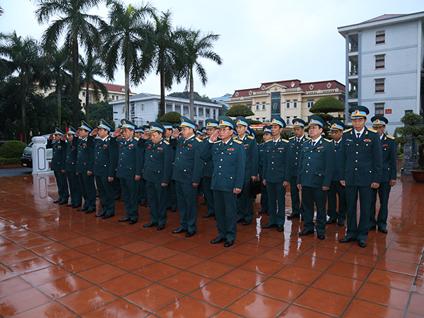 Quân chủng Phòng không-Không quân dâng hương tưởng niệm các anh hùng, liệt sĩ nhân dịp Tết Nguyên đán Canh Tý - 2020