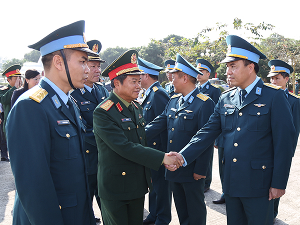 Đại tướng Đỗ Bá Tỵ - Phó Chủ tịch Quốc hội thăm, kiểm tra, chúc Tết Trung đoàn Không quân 923