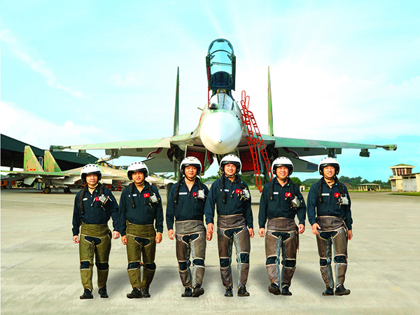 Tự hào truyền thống Sư đoàn Không quân 371 anh hùng, quyết tâm bảo vệ vững chắc bầu trời Tổ quốc