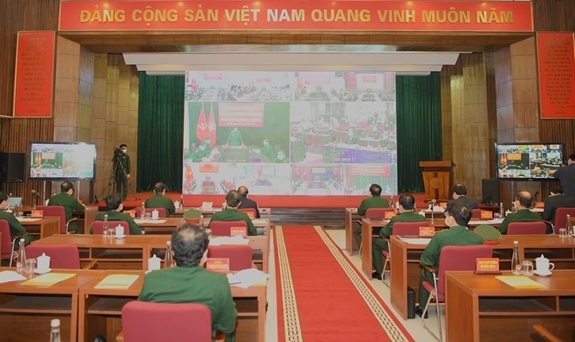 Thủ tướng Nguyễn Xuân Phúc kiểm tra công tác phòng, chống dịch Covid-19 trong Quân đội