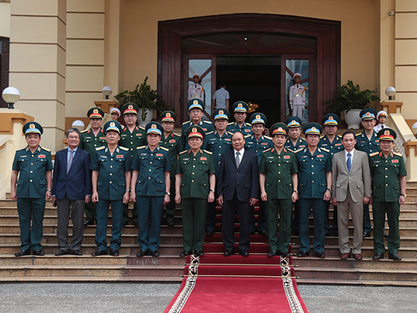 Đồng chí Nguyễn Xuân Phúc - Ủy viên Bộ Chính trị, Thủ tướng Chính phủ đến thăm và làm việc tại Quân chủng Phòng không-Không quân