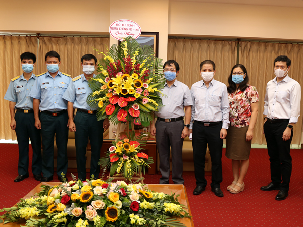 Quân chủng Phòng không - Không quân chúc mừng các cơ quan báo chí nhân kỷ niệm 96 năm Ngày Báo chí cách mạng Việt Nam 21-6