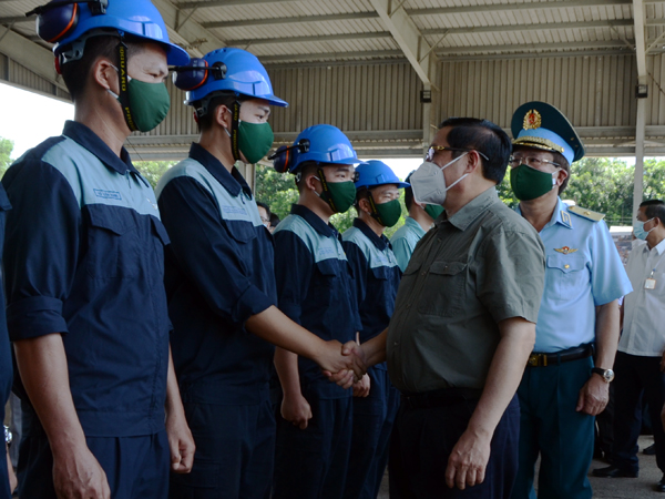 Thủ tướng Chính phủ Phạm Minh Chính thăm và làm việc tại Trung đoàn 935