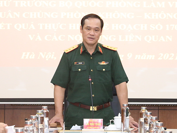 Thượng tướng Vũ Hải Sản - Thứ trưởng Bộ Quốc phòng làm việc với Quân chủng Phòng không-Không quân