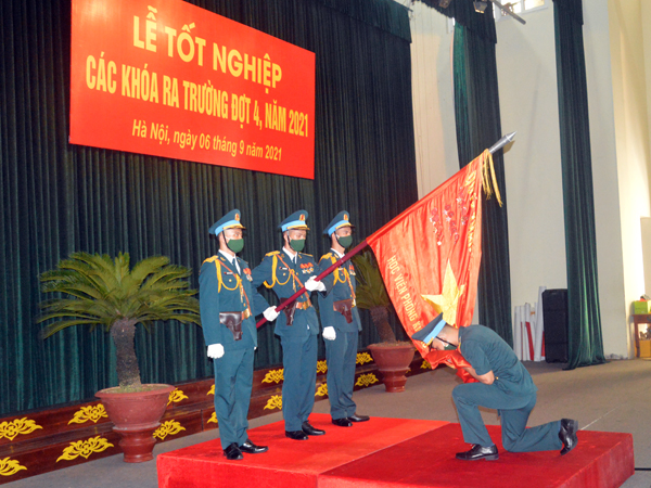 Học viện Phòng không - Không quân tổ chức Lễ tốt nghiệp các khóa ra trường đợt 4 năm 2021