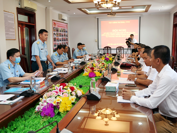 Hội nghị ký kết văn bản phối hợp tuyên truyền giữa Quân chủng Phòng không  Không quân và Trung tâm Truyền hình Việt Nam khu vực miền Trung - Tây Nguyên (VTV8)
