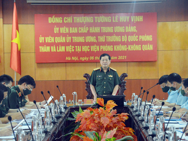 Thượng tướng Lê Huy Vịnh - Thứ trưởng Bộ Quốc phòng kiểm tra Học viện Phòng không - Không quân