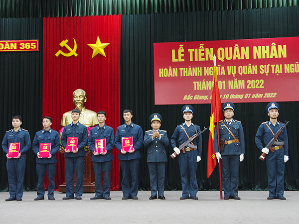 Sư đoàn 365 tổ chức Lễ tiễn quân nhân hoàn thành nghĩa vụ quân sự tại ngũ năm 2022
