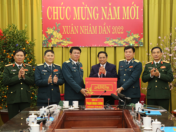 Thủ tướng Chính phủ Phạm Minh Chính thăm và làm việc tại Quân chủng Phòng không-Không quân